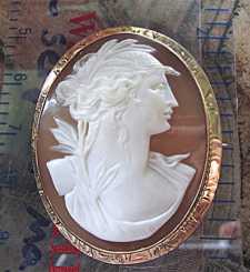 Great Quality Victorian/Edwardian circa 1905 image of Flora Unmarked (newer clasp), tested 14K Yellow Gold brooch.