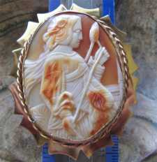 3 colors carved Victorian shell classic stylish Bacchante Big 9K Yellow Gold Brooch. Perfect from the 1870th