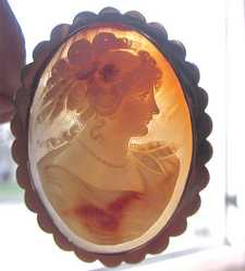 Great Quality carving multi colors shell, image of Beauty Big solid marked 9K Gold brooch circa 1930.