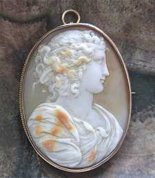Amazing Museum Quality Victorian carving shell curly hair beauty Solid unmarked/tested 14K Gold brooch/pendant circa 1880-1905.