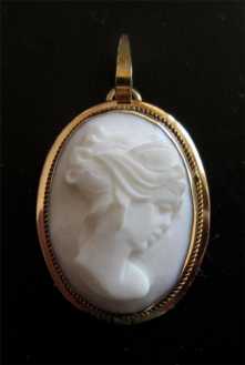 Beautiful Antique 14k Gold Carved Angel Skin Cameo Pendant