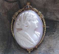 Edwardian Goddess Ceres profile-well hand carved Art Deco Coral Marked filigree 10K Yellow Gold Brooch/Pendant with circa 1910