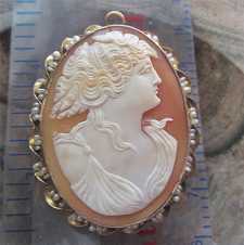 Antique shell Museum Quality profile carved in the 1880th Big marked 10K Yellow Gold brooch/pendant.