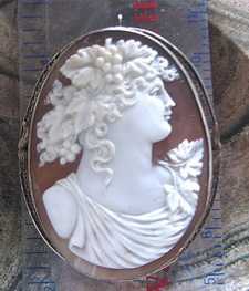 Quality Bacchante profile dark Sardonyx shell, signed by the Artist. Big marked 14K White Gold brooch/pendant.Vintage circa 1925