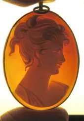 Greatly carved Modern Italian Carnelian shell circa 1960-1970 Unmarked but professionaly tested 14K Yellow Gold Pendant