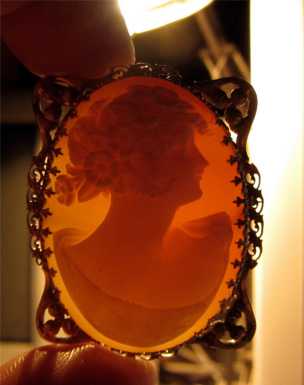 Fine Vintage 14K Gold Shell Carved Cameo Pendant/Brooch Filigree Bezel, Art Deco