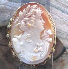 Big carved conch shell Museum Quality woman’s head with wreathe Marked 1OK Yellow Gold Edwardian brooch circa 1910