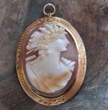 1890 - 1910 Victorian/Edwardian fine carved shell - Diana Goddess. Marked 10K Yellow Gold brooch/pendant. Signed by the Artist