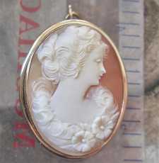 Carved Superior Quality shell Beauty profile circa 1930th Classic marked 10K Yellow Gold Brooch/Pendant.