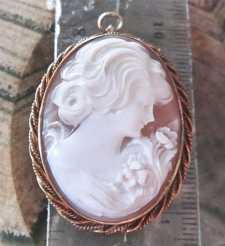 Vintage Museum Quality Sardonyx shell carved in the 1930th Big marked 14K Yellow Gold twisted rope brooch/pendant.