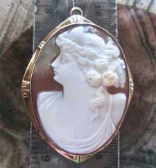 Edwardian Art Nouveau well carved Greek woman sardonyx shell Marked 10K Yellow Gold clasp brooch/pendant. Circa 1905 - 1915