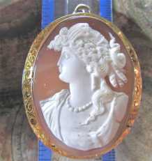 Fine carved Victorian Sardonyx shell, Greek Psyche Goddess XL Marked 10K Yellow Gold brooch/pendant from 1880th.