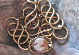 Art Deco 10K unmarked/tested Gold set-necklace & bracelet Light sardonyx carved faces shell Cameo Circa 1915-1935
