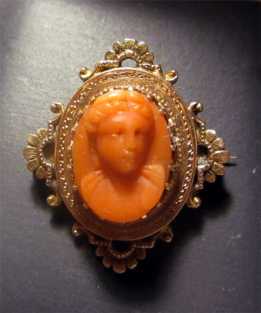 Beautiful Victorian marked 14K Gold Red Coral Brooch Circa 1850-1875