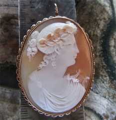 Museum Quality Roman profile carved multicolored Antique shell Circa 1880 unmarked/tested 14K Gold brooch/pendant. Signed