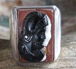 Man’s Ring size 6 carved Roman Warriors Agate stone Circa 1930th unmarked Silver