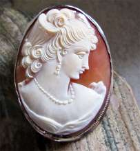 Sharp carved late Art Deco Carnelian Shell Cameo Circa 1935 unmarked Silver Brooch/Pendant. Signed by Artist