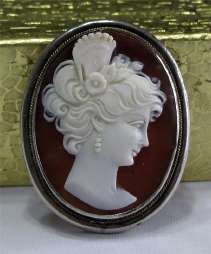 Beautiful Pendent Brooch Artistically Carved Sardonyx Shell Lady in Spanish Tiara