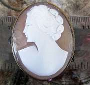 Sardonyx shell carved Classic style woman From 1920th Vermeil Silver Brooch