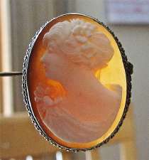 Carnelian shell carved short hair style woman From 1930th Silver “Twisted Rope” Brooch