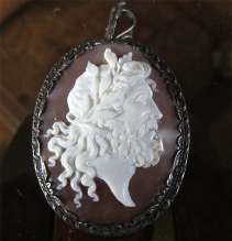 Superior Museum Quality sardonyx shell in silver Pendant Carved circa 1875 large image of Zeus