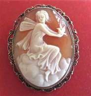 Scene of Psyche Goddess beautiful Shell circa 1920 Signed by Artist Silver bezel covered by Gold Vermeil Brooch/Pendant