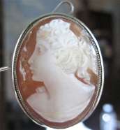Italian nicely nand carved Carnelian shell circa 1910th 800 Silver with Gold rope Pendant/Brooch