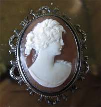 Cute Italian girl hand carved shell from 1970th Unmarked Silver twisted rope Brooch/Pendant