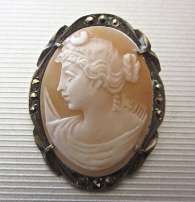 Italian Carnelian hand carved Goddess Diana shell circa 1930 Marquisette Vermeil Silver brooch/pendant
