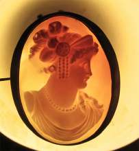 Edwardian Quality shell Neo-classic hair style lady circa 1915 Big unmarked Silver Brooch