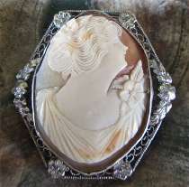 Fine crafted Carnelian shell from circa 1935 Silver filigree octagonal Brooch