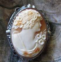 Superiorly crafted multi colors shell carved circa 1930th Silver with zinc cover (some is lost) filigree Brooch
