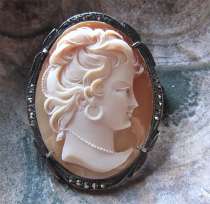 Sharp crafted Italian Beauty Carnelian shell Signed by the Artist Big 800 marked Sterling Silver Brooch/Pendant.