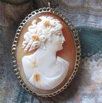Superiorly crafted multi colors shell classy profile from 1910th Silver Sterling with Gold filigree Brooch/pendant