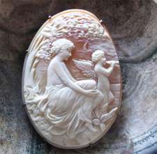 Venus & Cupped at sea landscape - High Quality Carnelian shell Huge unmarked Silver Brooch circa 1935