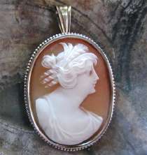 Superiorly crafted shell - classy profile of goddess Ceres 800 marked Silver Brooch/pendant from 1910th