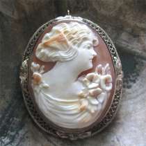 Circa 1930 Filigree Silver Brooch/Pendant. Multi color nicely carved shell