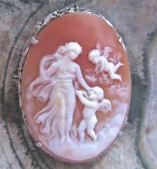 Museum Quality carved Venus & Cupids Carnelian shell Silver intricate brooch/pendant circa 1915-1935.