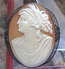 Edwardian filigree dark Silver Classic Cameo Brooch Well hand carved Conch shell circa 1910-1915