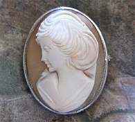 Hand carved light shell circa 1940 - 1960 profile 800 Sterling Silver/Gold Brooch/Pendant