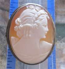 Really well hand carved Carnelian shell image of Goddess Psyche Unmarked Darkened Silver & Gold brooch/pendant circa 1930.