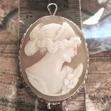 Well hand carved Carnelian Edwardian shell stylish Beauty Marked 900 Silver/Gold brooch/pendant from 1910-1925