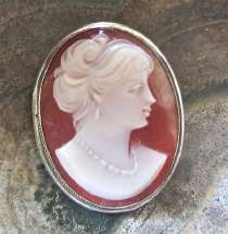 Italian hand carved Carnelian Beauty shell circa 1960. Marked 800 Silver & Gold brooch/pendant