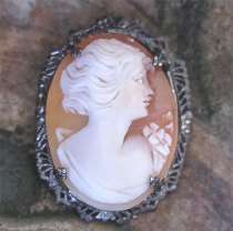 Detailing carved shell - Late Art Deco from 1915 - 1935 Filigree Silver with patina marked Sterling Brooch.