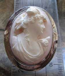 Great Quality High relief carving Coral Stone Psyche Goddess of Sex, Unmarked Edwardian Silver & Gold Brooch from the 1910th