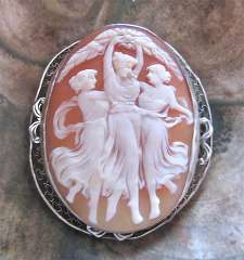 Circa 1935 Big Unmarked Silver Filigree Brooch Amazingly Detail Carved Carnelian shell Cameo.