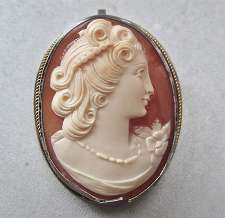 Great Post-Edwardian Silver/Gold Cameo Brooch/Pendant Well hand carved Carnelian shell circa 1935-1945
