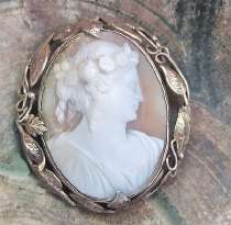 Great Bacchante head - Early Victorian carving shell 1840-1870 Intricate Filigree unmarked Silver Brooch.