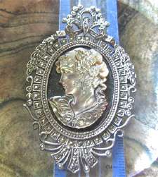 Superiorly carved Light on Dark Mother Pearl stone Cameo Unknown age Filigree Silver Brooch & Pendant