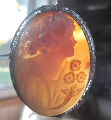 Silver/Rhodium Filigree Cameo Brooch/Pendant Circa 1925-1935 Big Museum Quality hand carved shell, signed by the Artist